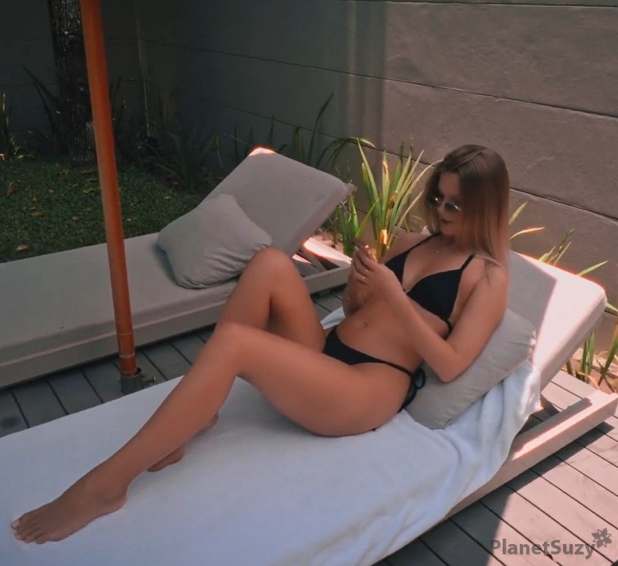 Ellie Moore - Cool Bikini Teen Fuck Near Pool FullHD