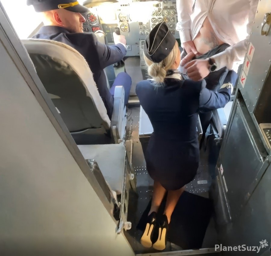Alexa Bunny - Newbee Flight Attendant Fuck With Both Pilots Right In The Cockpit FullHD