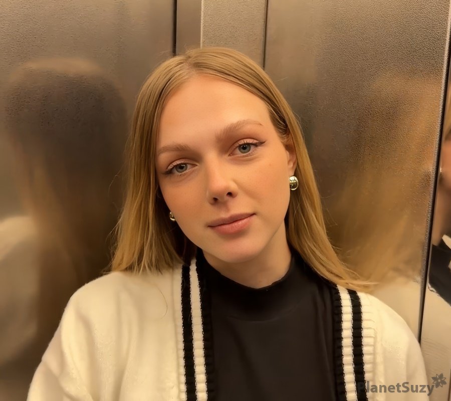 Arisha Mills - Met A New Neighbor In The Elevator And Invited Her To My Place For Sex FullHD