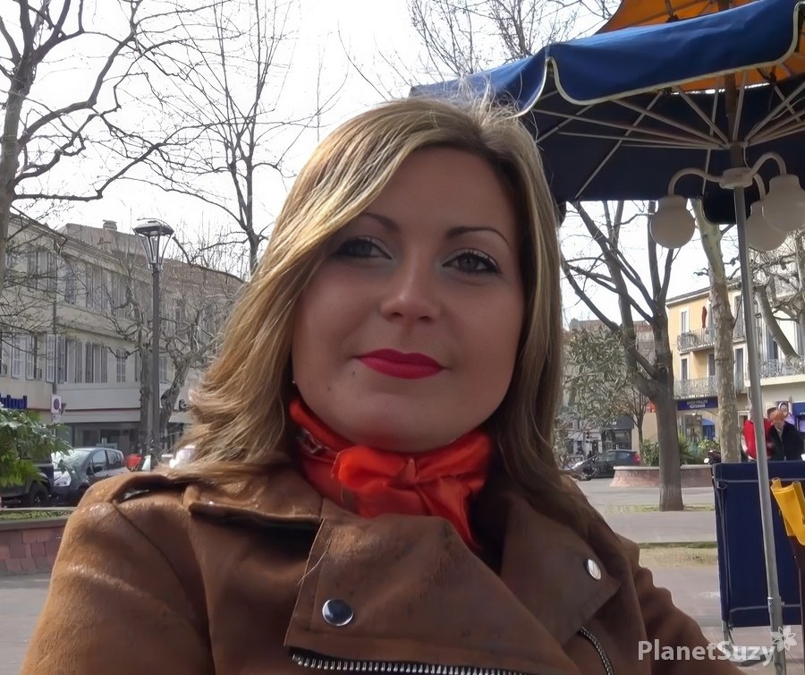 Andrea - French Woman With Red Lips Pickup And Fuck FullHD