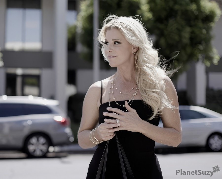 India Summer - Stepson Caught Stepmother Cheating and Now Blackmails Her By Sex FullHD