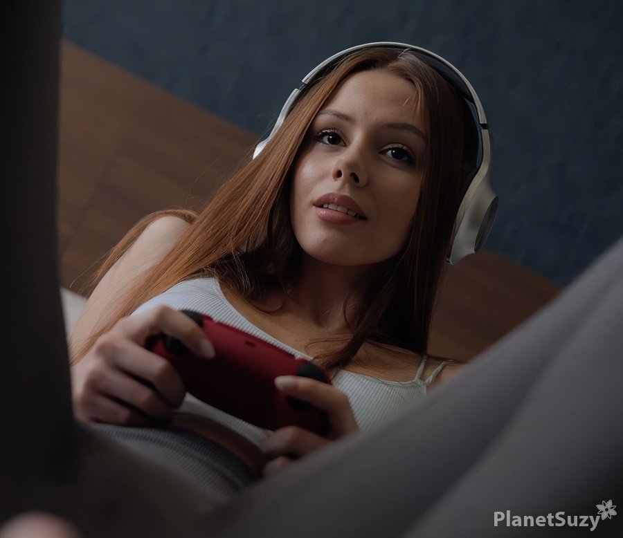 Arina Fox - I Greedily Fuck a Gamer Girl And She Moans Sweetly UltraHD/4K