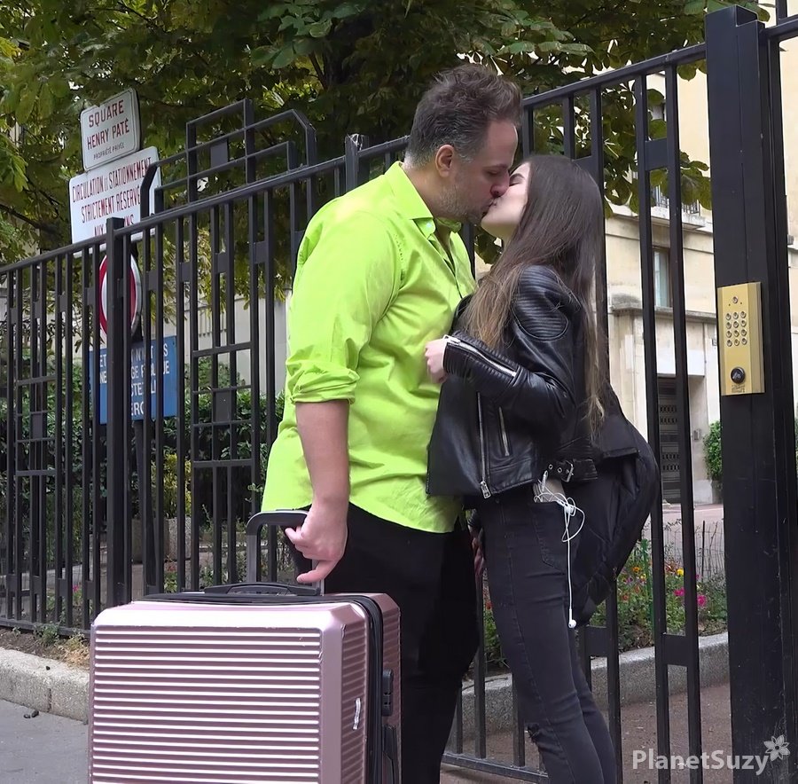 Molly Brown - A Large Man Is Dating A Young First-Year Student FullHD