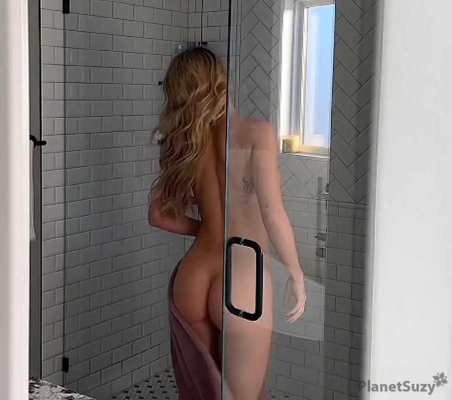 Autumn Ren - Sneaky Shower Fuck FullHD