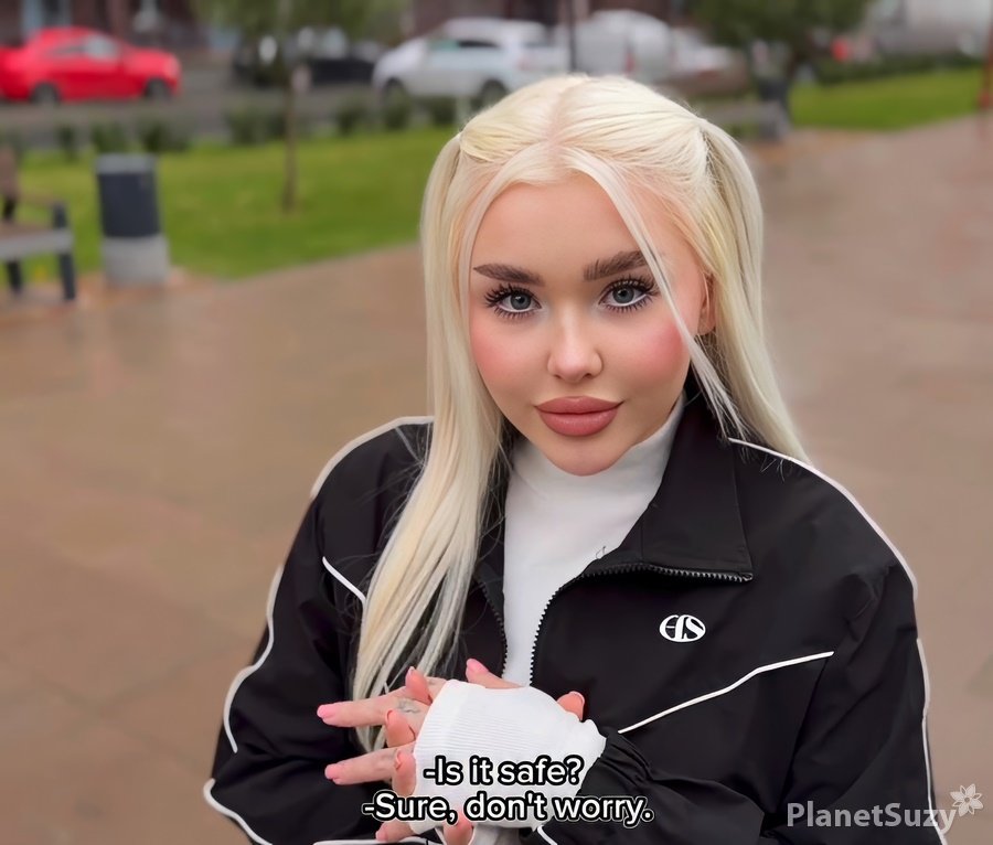 Blondessa - Cute Stranger From The Street Is A Scammer! Gives A Course And Treats You Into Sex! FullHD