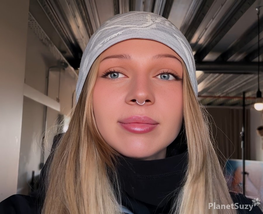 ThorriAndJax - Lazy Day Anal Creampie FullHD