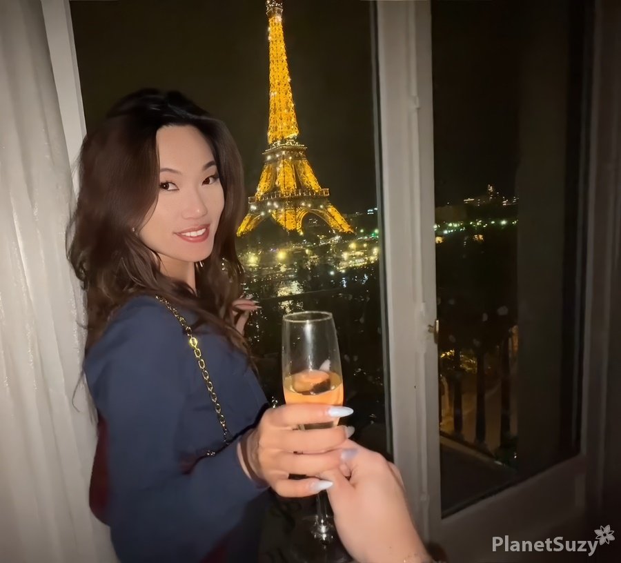 Lucy Mochi - Anal In Paris FullHD