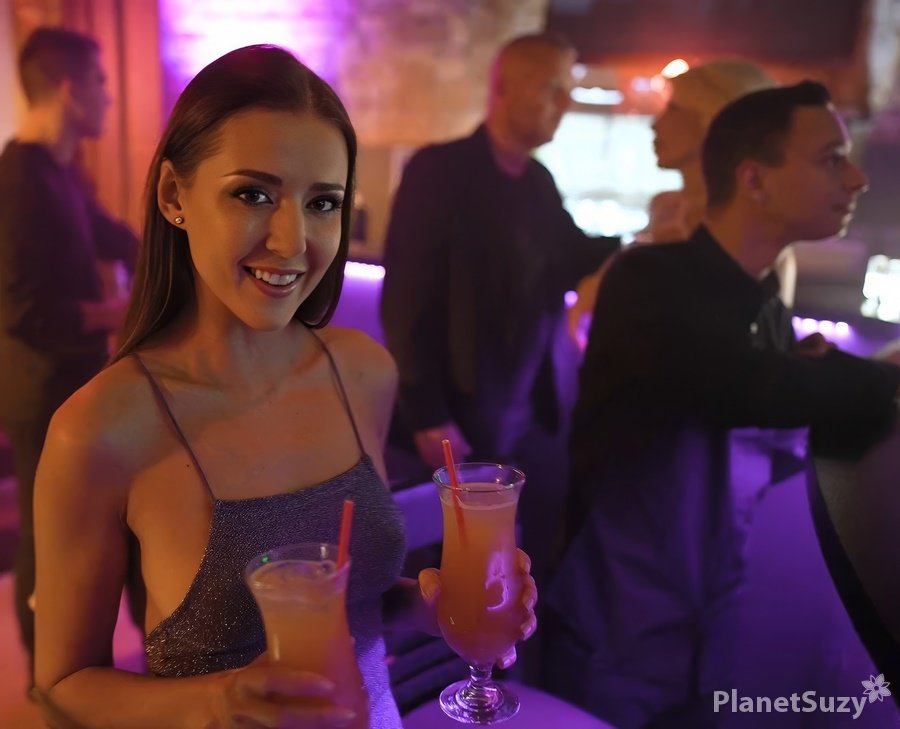 Sybil - Sex In A Nightclub With A Beautiful Girl FullHD