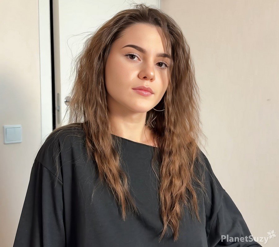 Kisselka - A Virgin Guy Asks His Hot Slutty Girlfriend To Have Sex With Her And Take His Virginity FullHD 1080p