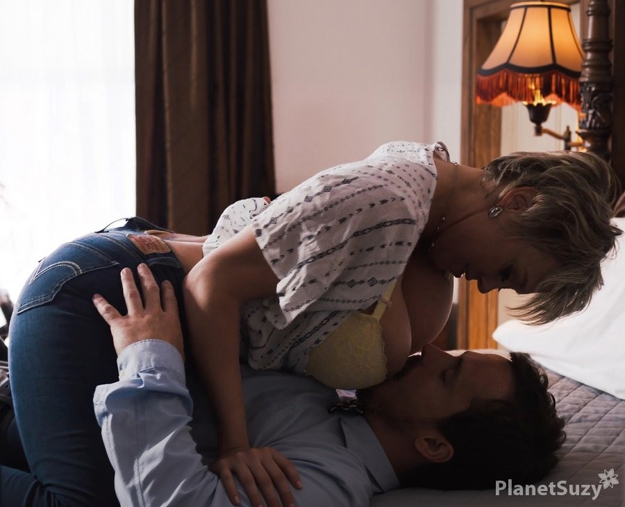 Dee Williams - Busty Stepmother Pushed Her Stepson Onto The Bed And Fucked Him FullHD 1080p