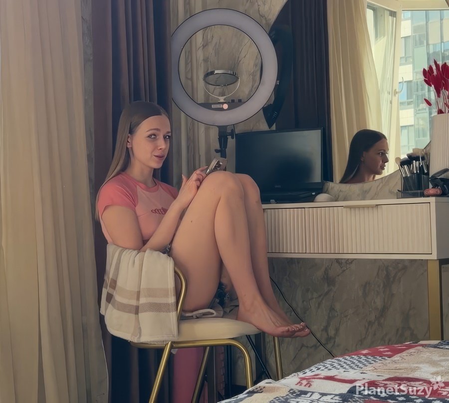 Arisha Mills - My Stepsister Turned Out To Be An Webcam Whore Sex For Money! FullHD 1080p