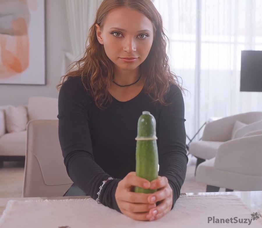 Maya Lis - Stepsister Gets A Hands-On Lesson Putting A Condom On Her Stepbrother FullHD 1080p