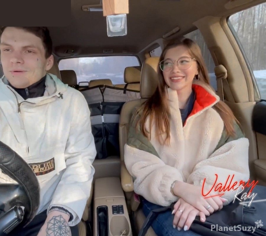 Vallery Ray - Meeting With Stepsister After School Ended With Blowjob In The Car UltraHD/4K 2160p