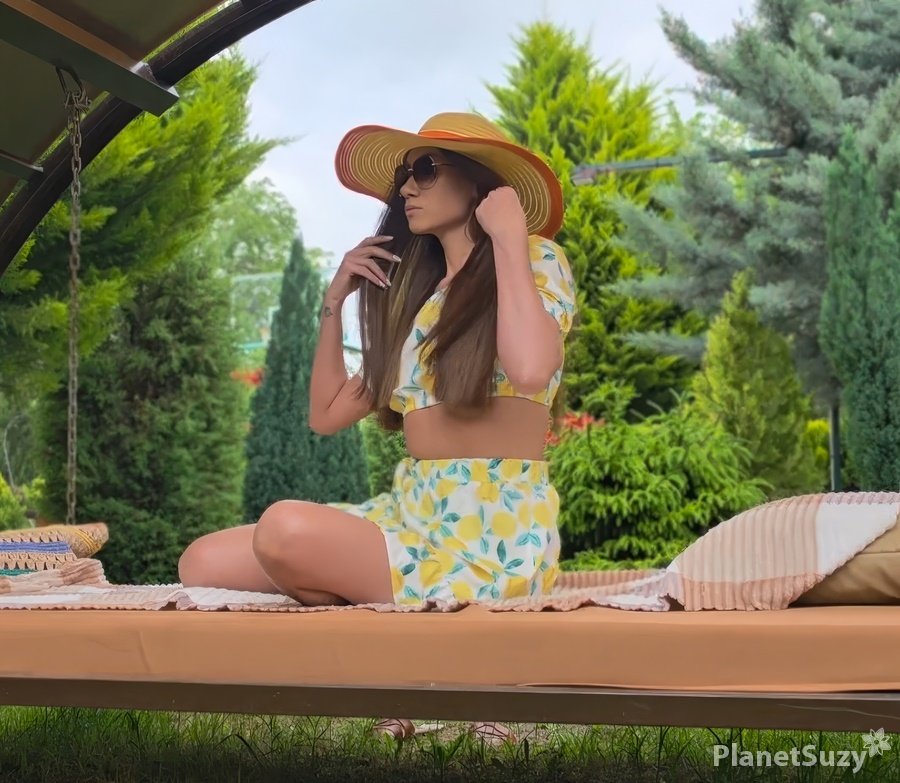 NastyStuf Girl - Suburban Park Anal Sex On a Sunny Day While Birds Sing FullHD 1080p