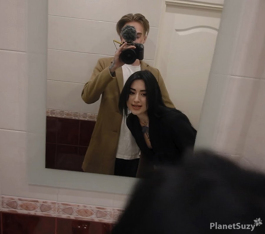 Unknown - Cum In Pussy Without a Condom In a Public Toilet FullHD 1080p