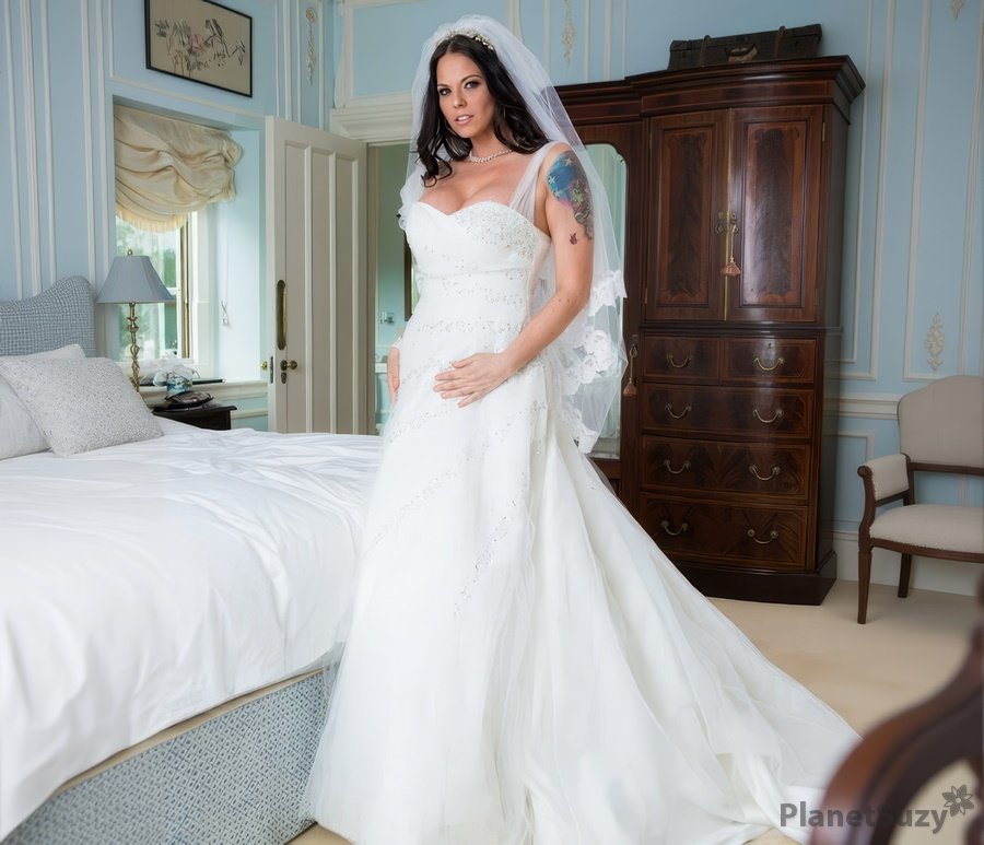 Simony Diamond - Bride Can't Resist The Best Man's Big Cock On Her Wedding Day HD 720p