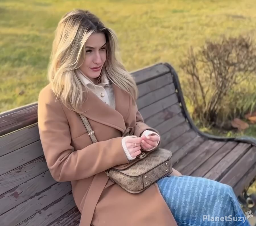 VixXxie Rox - I Met a Hot Girl In The Park And Offered To Have Sex For Money FullHD 1080p