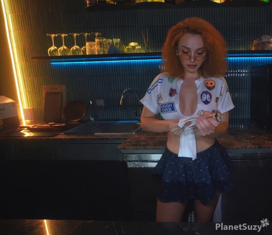 Maya Lis - Busty Redhead Bartender Closed The Bar Just For Fuck With Me FullHD 1080p