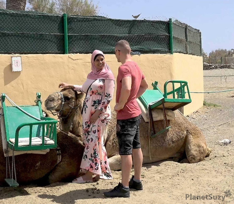 Chloe Lamour - Tourist Fucks a Muslim Girl in Egypt FullHD 1080p