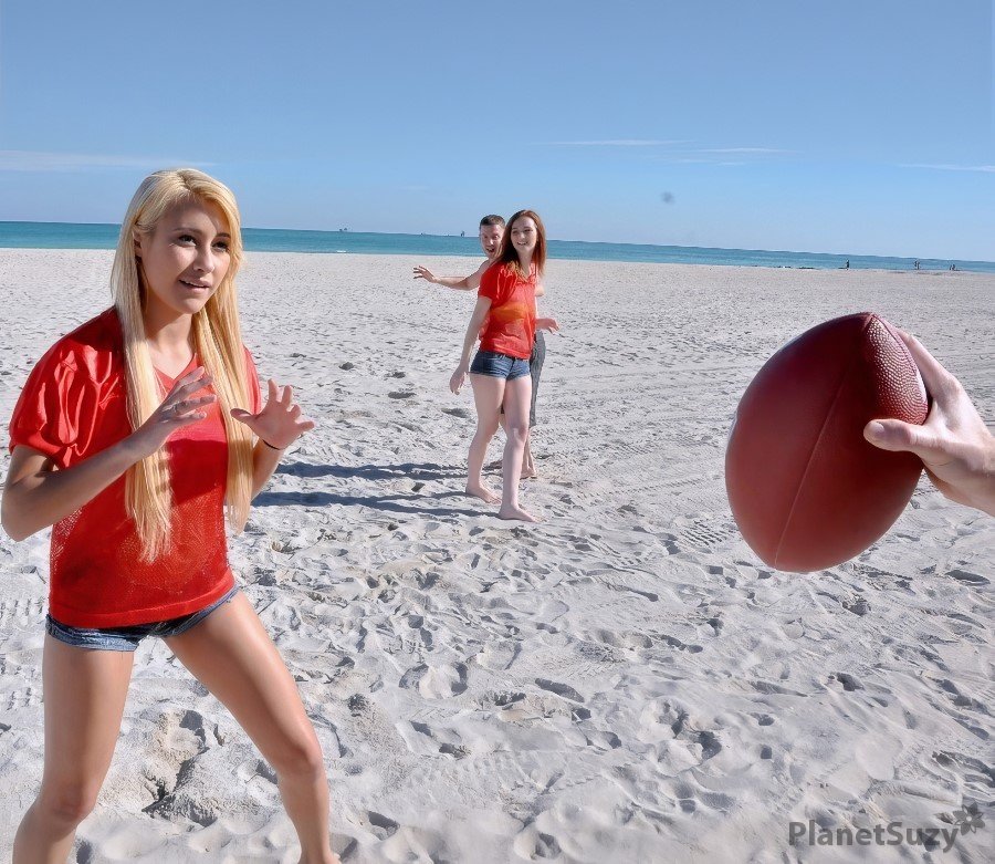 Dee Dee Lynn, Marina Angel - Two Guys Met Two Girls on the Beach and Invited Them Over FullHD 1080p